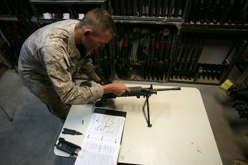 MWSS-172 armorer keeps mission rolling