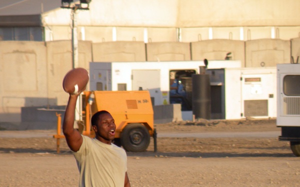 Soldiers throw down during inaugural 'Turkey Bowl'