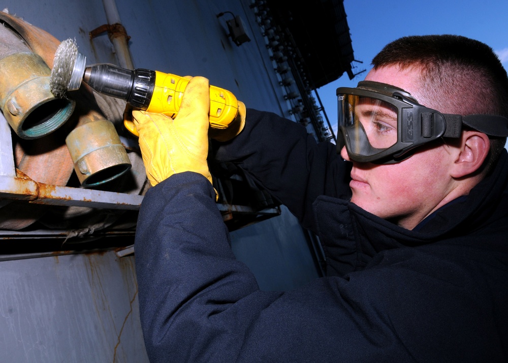 USS Abraham Lincoln Conducts Training and Carrier Qualifications