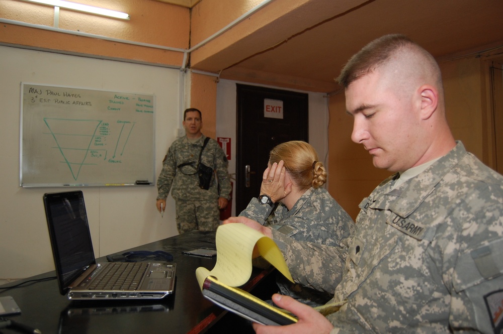 Maj. Paul Hayes Training Soldiers on Basic Public Affairs Concept