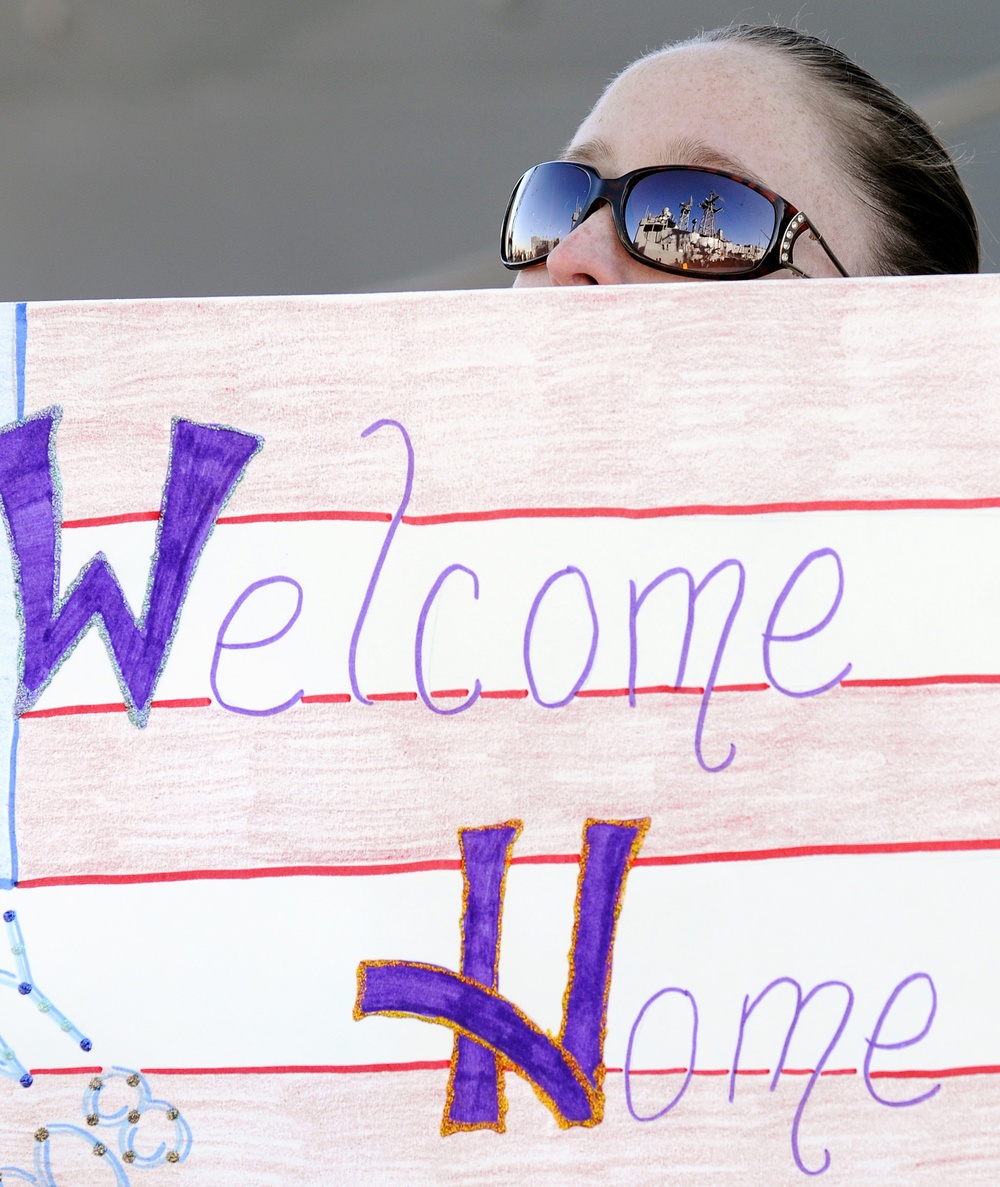 USS Elrod Returns Home