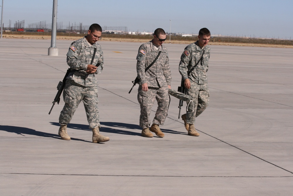 Guardsmen Head to Iraq