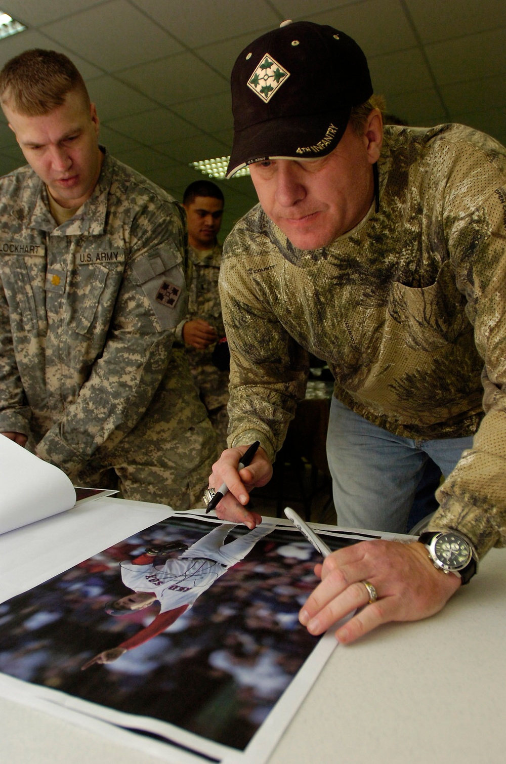 Red Sox pitcher visits Striker Soldiers at Forward Operating Base War Eagle