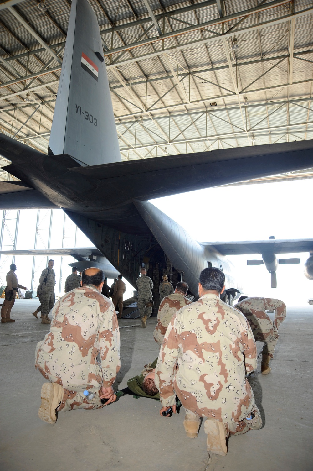 Iraqi Medics Complete Aeromedical Evacuation Course