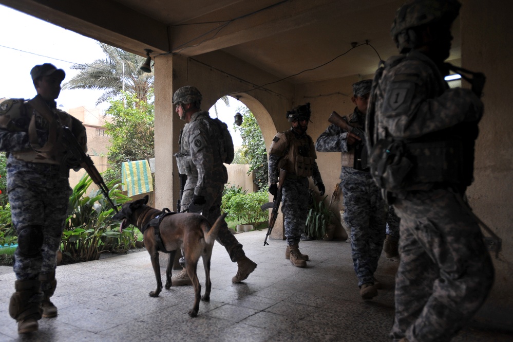 Patrol in Hadar