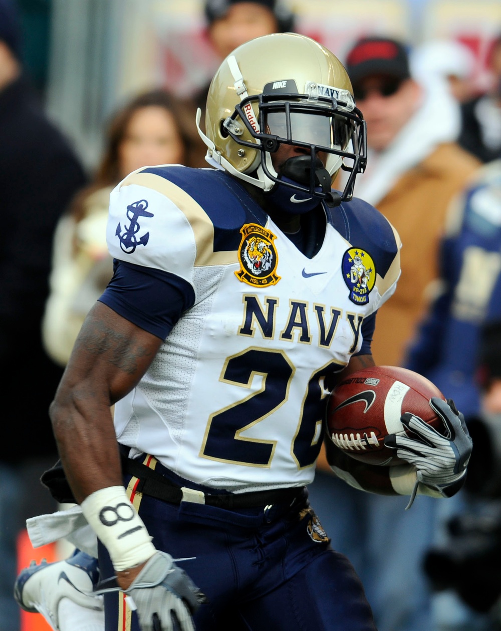 Navy runs away with it during Army-Navy game