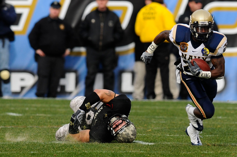 Navy runs away with it during Army-Navy game