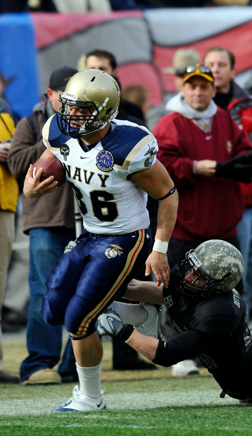 Navy runs away with it during Army-Navy game