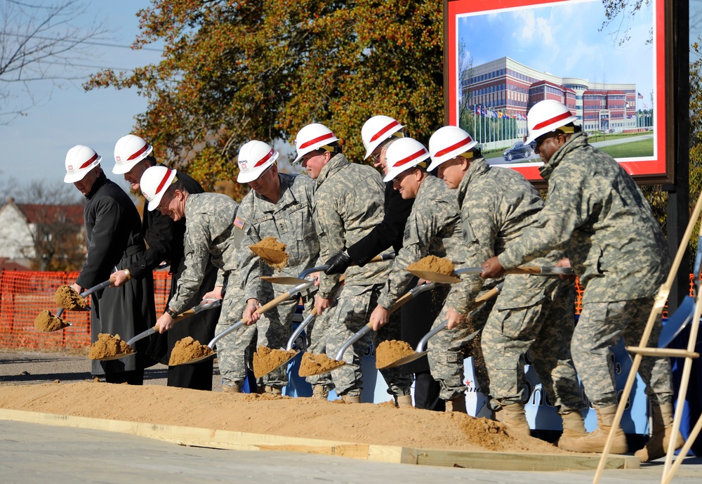 Army Reserve digs in/Reserve Command and Forces Command breaks ground on new headquarters building