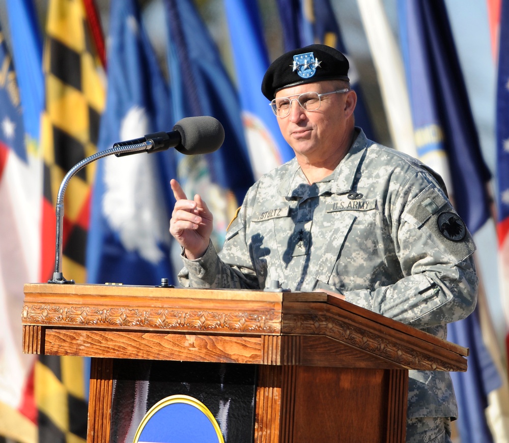 Army Reserve digs in/Reserve Command and Forces Command breaks ground on new headquarters building