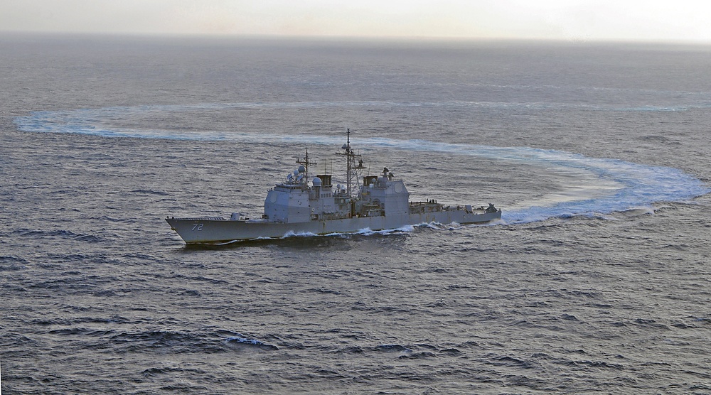 USS Vella Gulf conducts torpedo evasion exercise