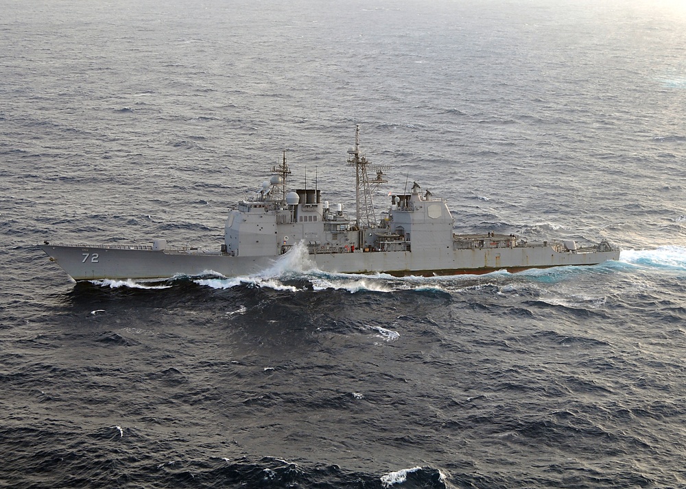 USS Vella Gulf conducts torpedo evasion exercise