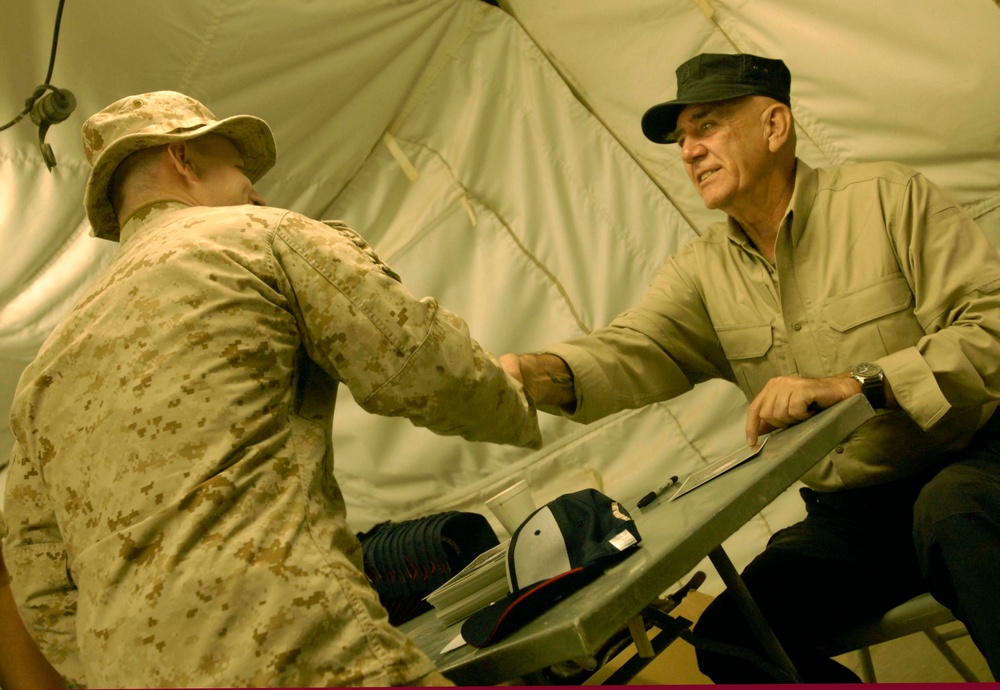 Gunny stays &quot;Semper Fi&quot; to service members