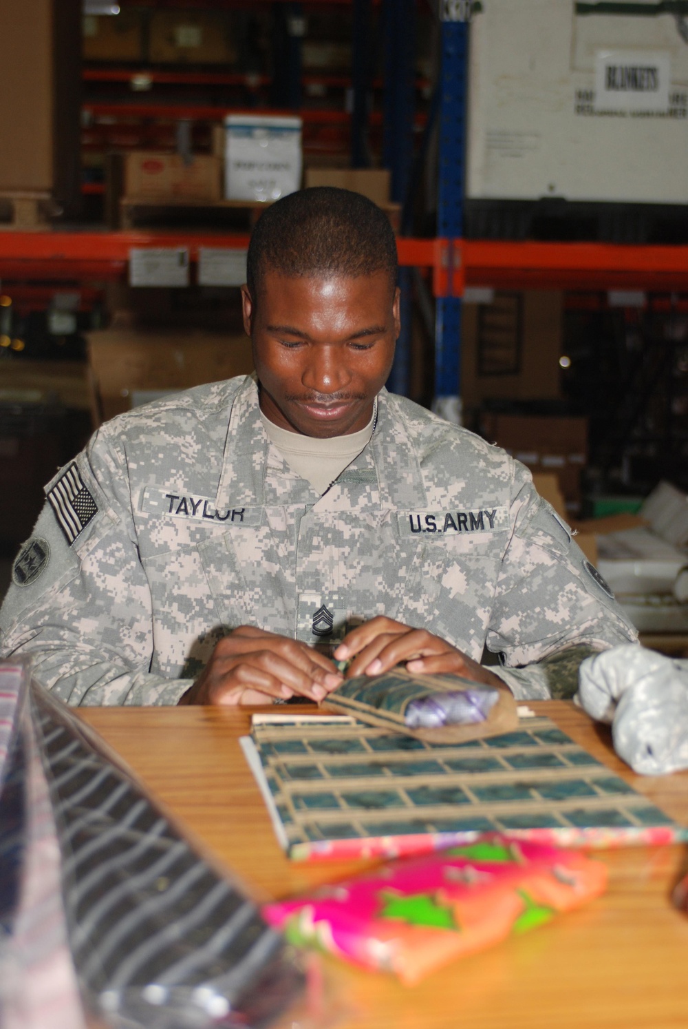 1st Sustainment Command Wraps Gifts