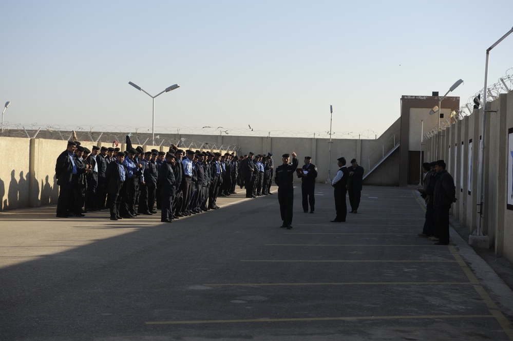 DVIDS Images U.S. Soldiers teach field sobriety tests to Iraqi