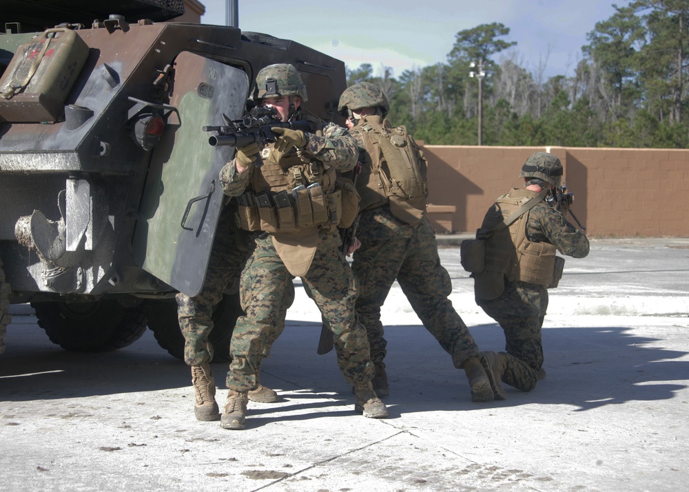 Battalion Landing Team, 3rd Battalion, 2nd Marine Regiment Attends Motor, Combined Anti-Armor Team/Light Armored Reconnaissance Raid Course