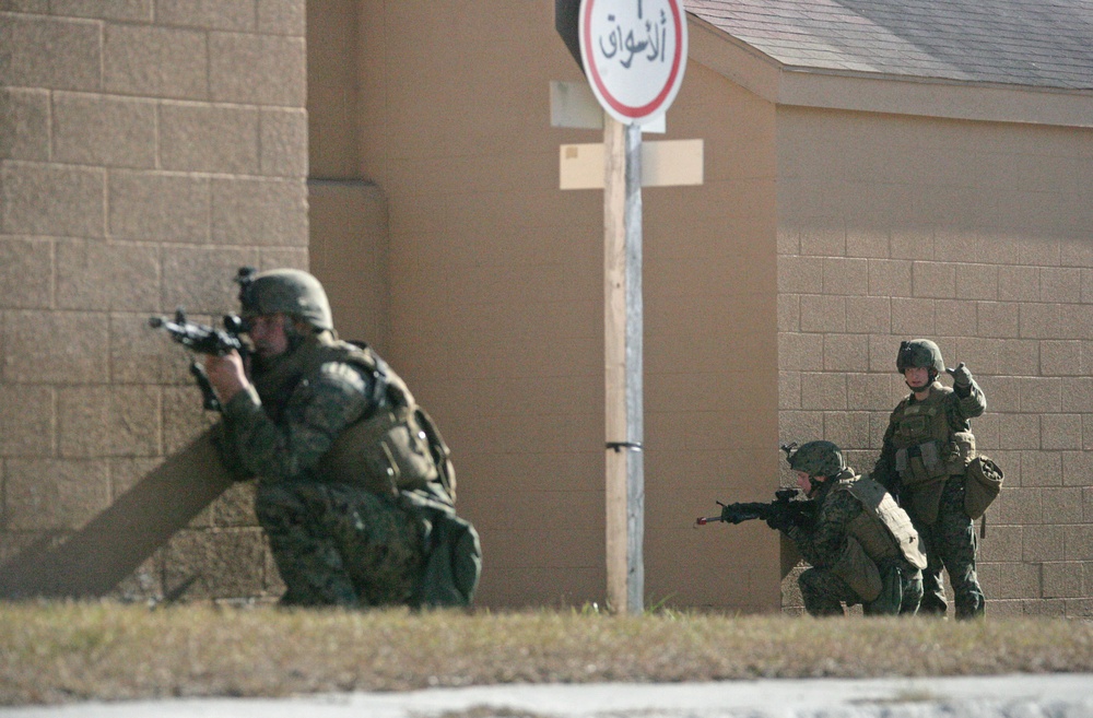 Battalion Landing Team, 3rd Battalion, 2nd Marine Regiment Attends Motor, Combined Anti-Armor Team/Light Armored Reconnaissance Raid Course