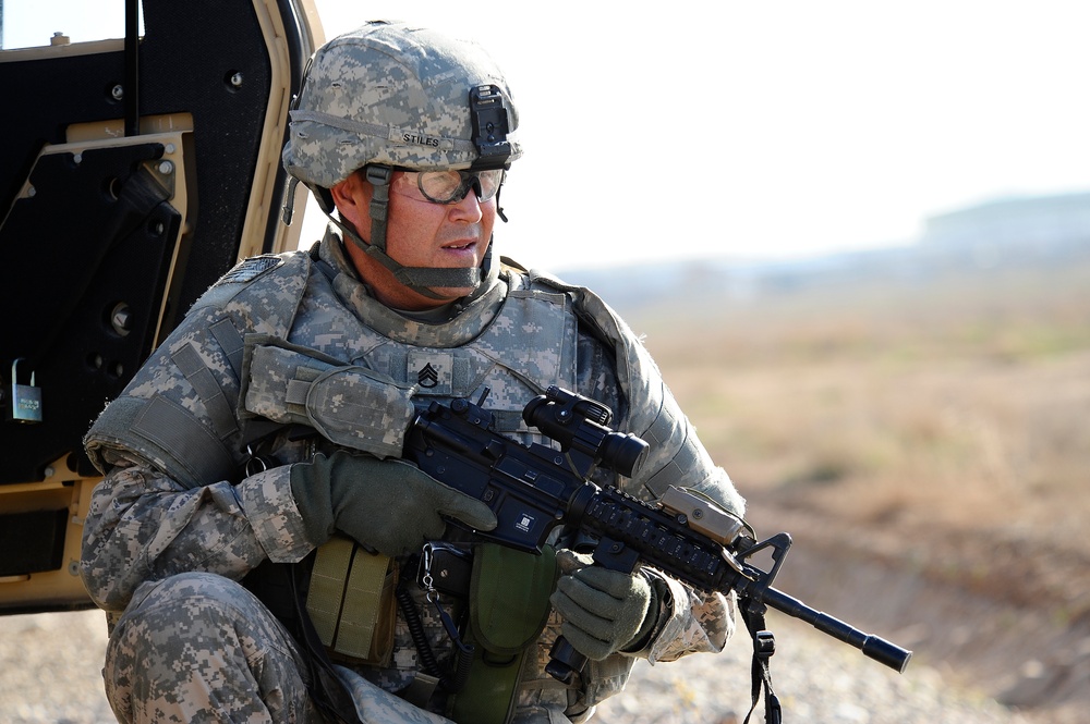 Soldiers Traverse Air Force improvised explosive device Range