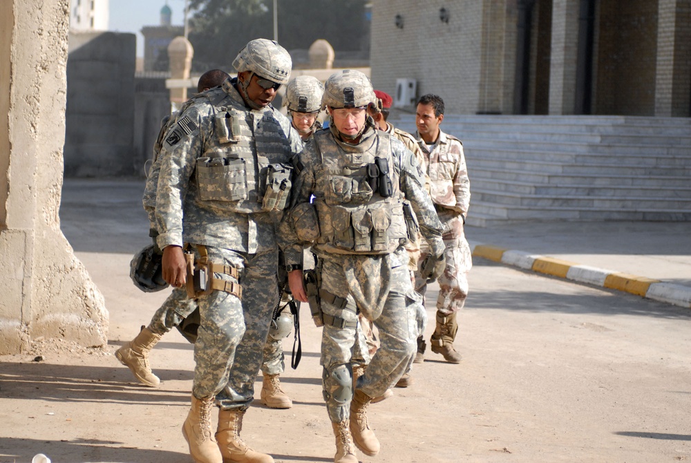 Strikers host Multi-National Corps - Iraq leadership