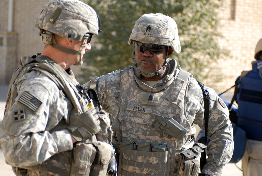 Strikers host Multi-National Corps - Iraq leadership