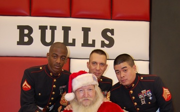 Chicago USO, Bulls team up at holiday party