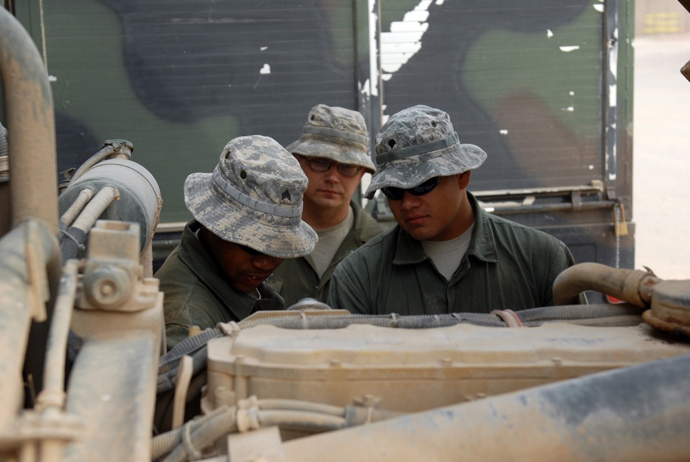 Mechanics help Soldiers stay mission ready
