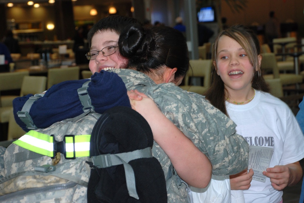 Hoosiers' 76th Soldiers return home for the holidays