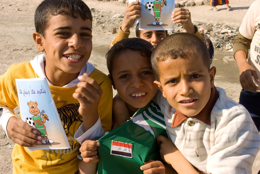 Iraqi army distributes heaters, clothing in Basra