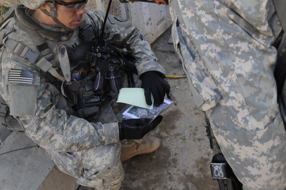 Joint U.S. and Iraqi presence patrol