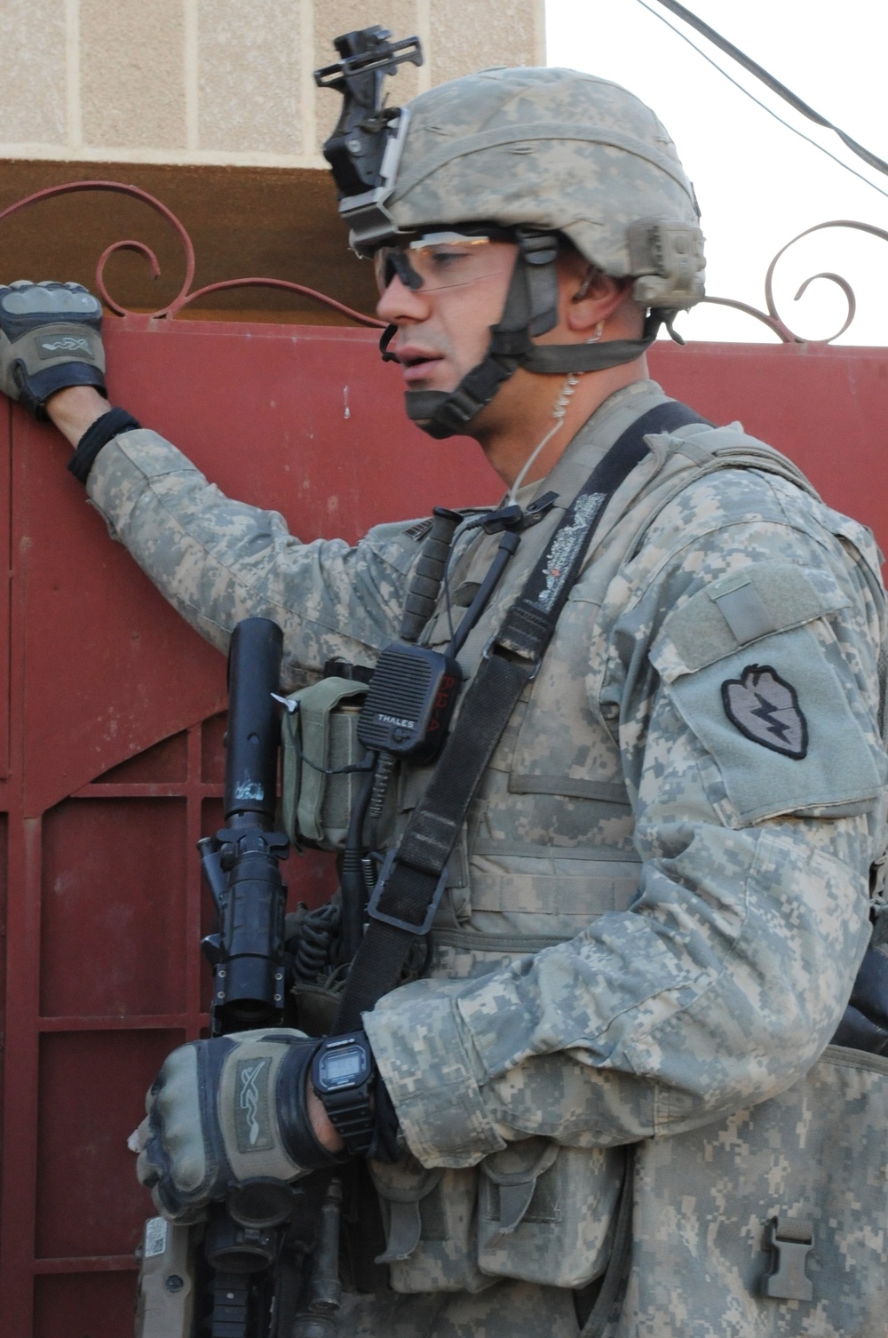 Joint U.S. and Iraqi presence patrol