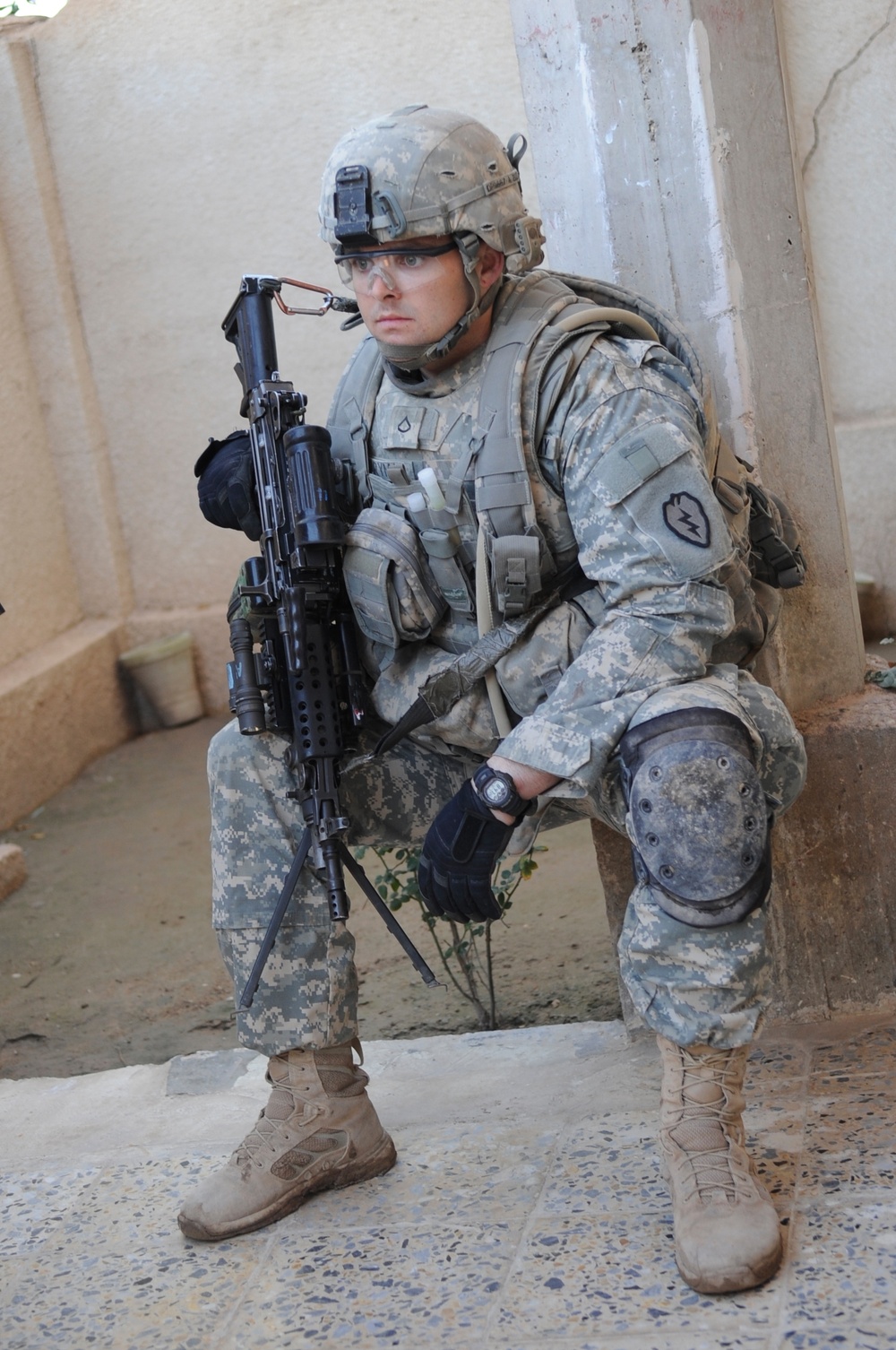 Joint U.S. and Iraqi presence patrol