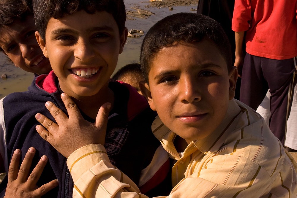 Iraqi army distributes heaters, clothing in Basra