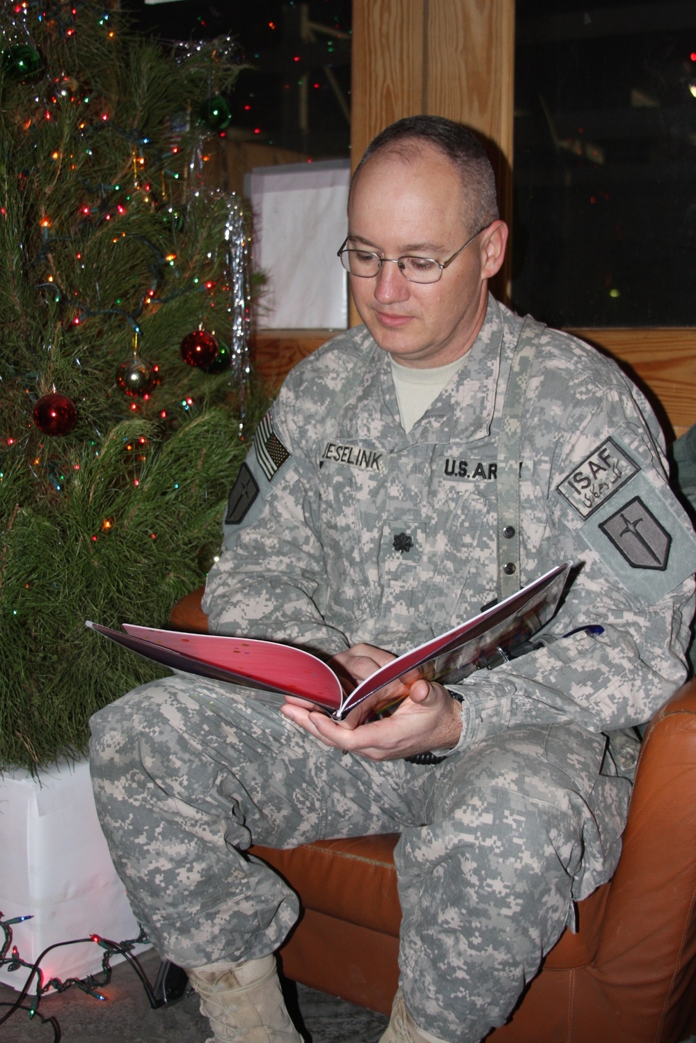Deployed Soldier continues family tradition