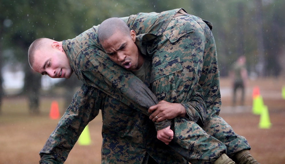 Fitness Test Shows Marines a Taste of Combat