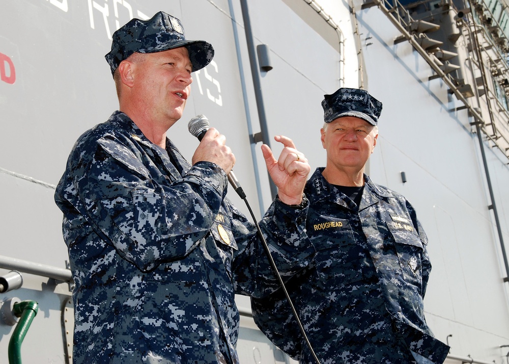 DVIDS - Images - Chief of Naval Operations visits USS San Antonio ...