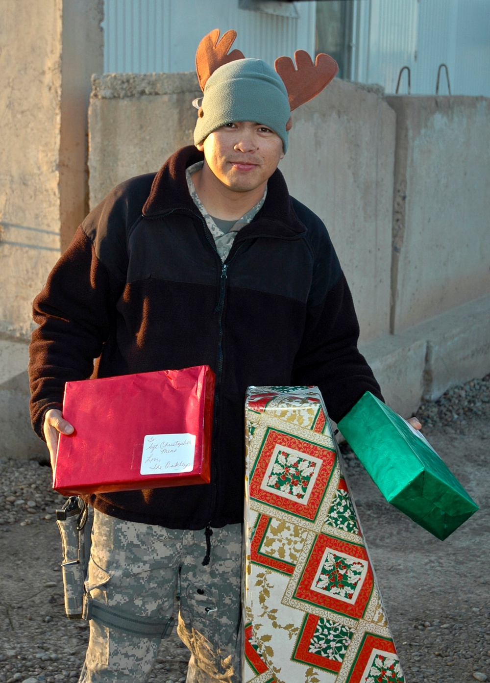 Central Florida Community Brings Happiness to 'Peacemakers' Christmas Celebration in Iraq