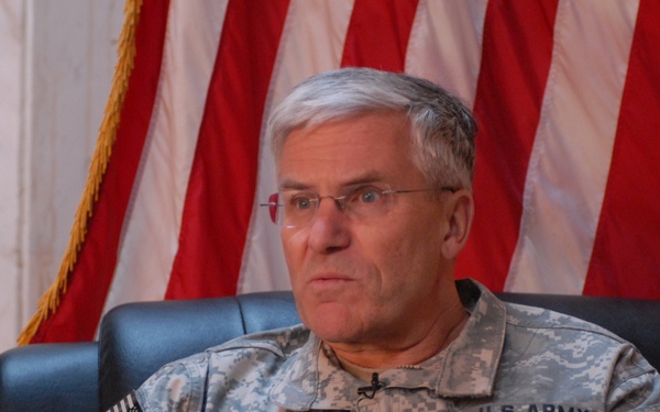 Army Chief of Staff visits deployed troops