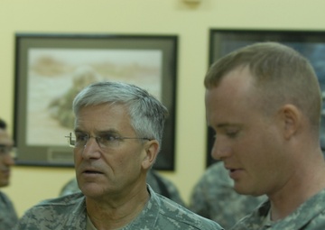 Army Chief of Staff visits deployed troops