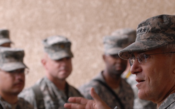 Army Chief of Staff visits deployed troops