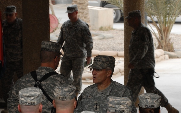 Army Chief of Staff visits deployed troops