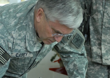 Army Chief of Staff visits deployed troops