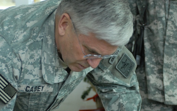 Army Chief of Staff visits deployed troops