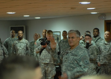 Army Chief of Staff visits deployed troops