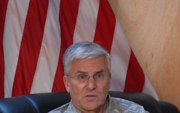 Army Chief of Staff visits deployed troops