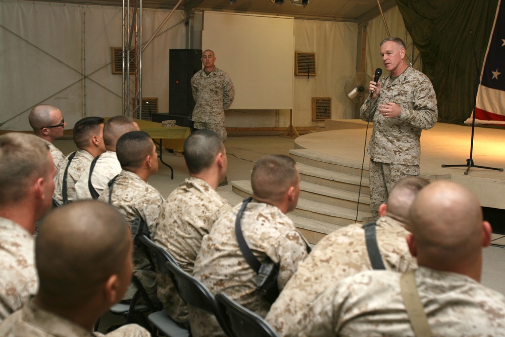 III Marine Expeditionary Force commanding general visits Afghanistan Marines