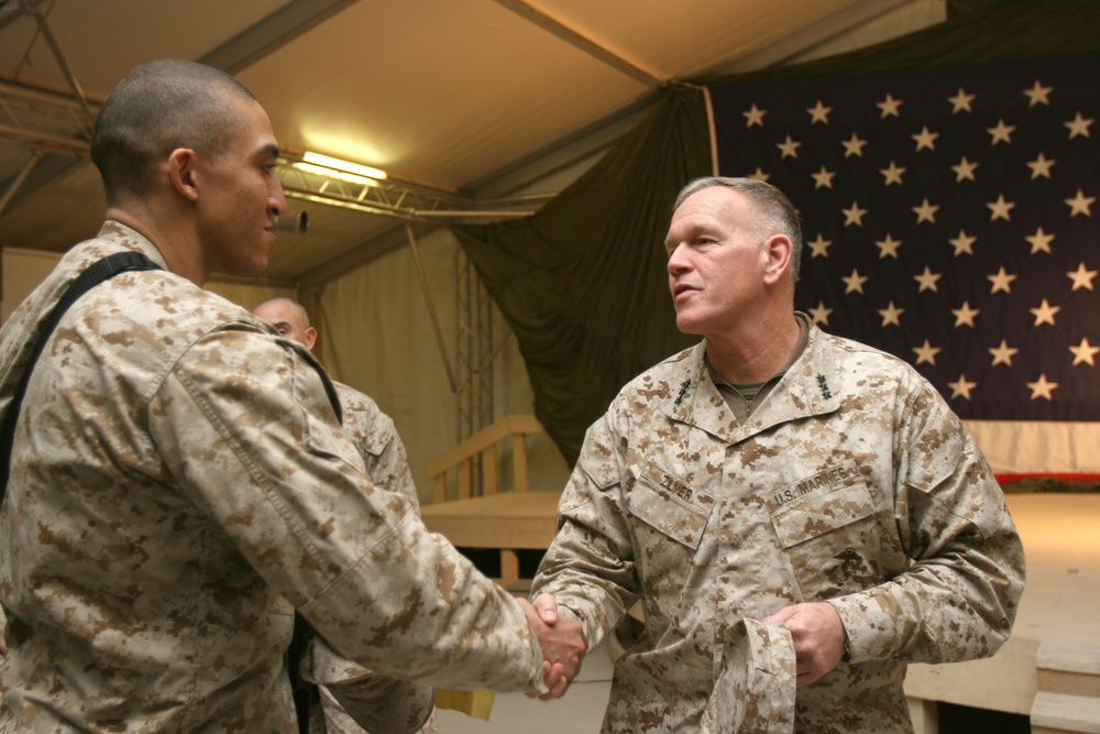 III Marine Expeditionary Force commanding general visits Afghanistan Marines