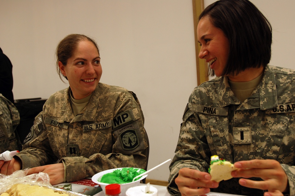 Soldiers celebrate Christmas with cookies