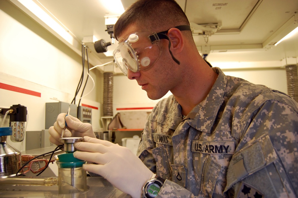 4th Combat Aviation Brigade lab technicians reach 1,000  filter tests