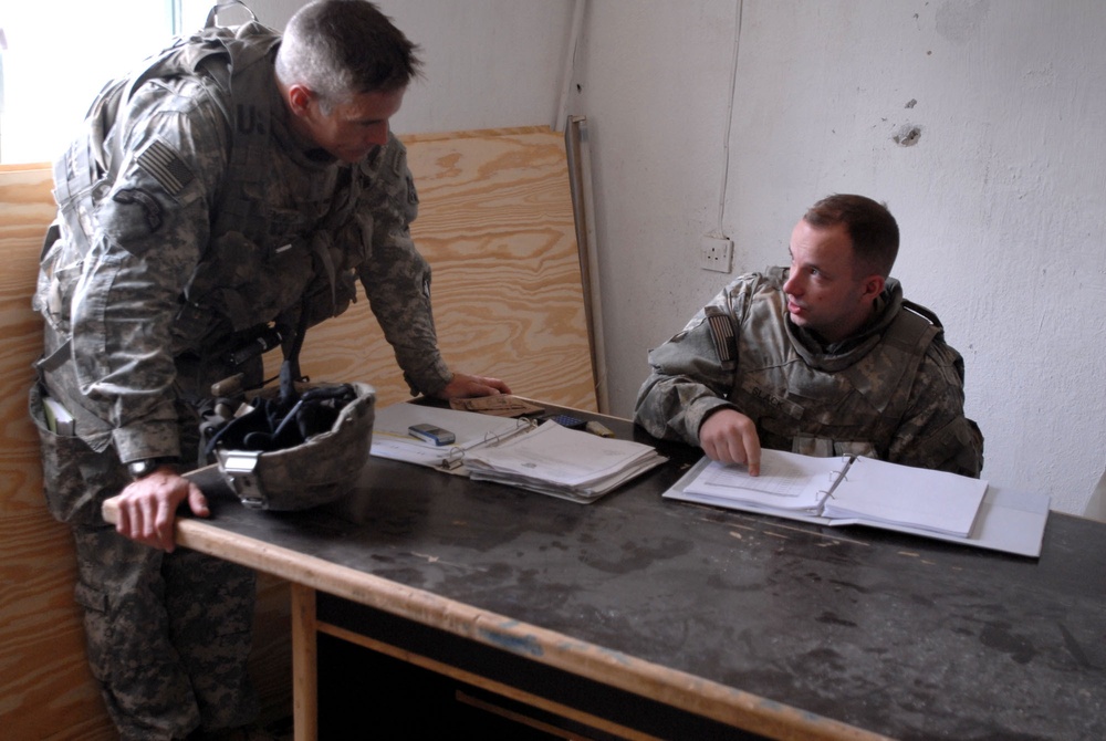Sons of Iraq receive payments from Iraqi government