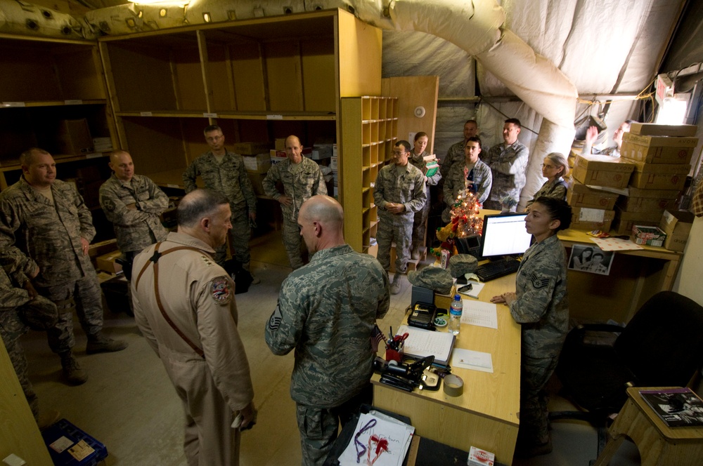 Air Forces Central commander visits deployed Airmen on Christmas Eve